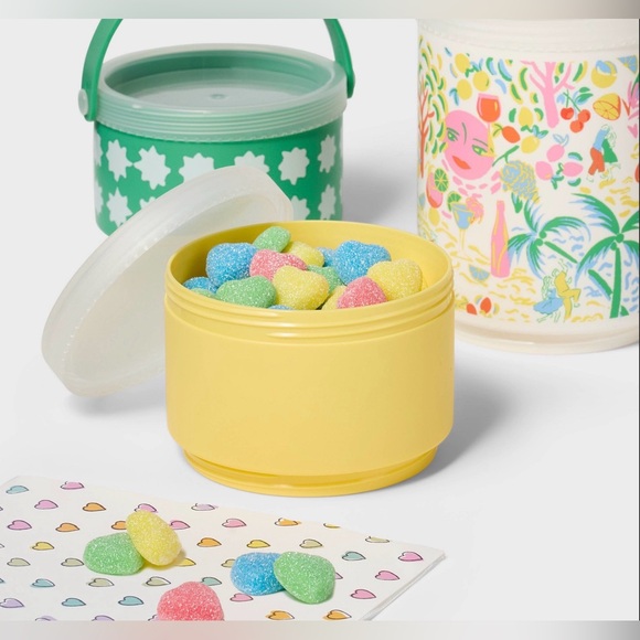 💛💚 Roller Rabbit x Target Vacation Stackable Snacklebox - Picture 2 of 6